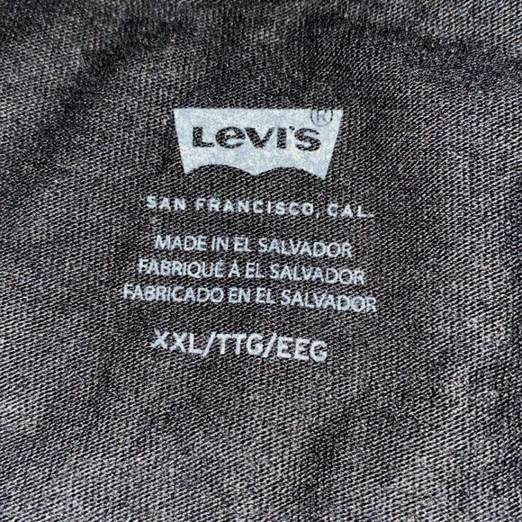 Levi's Men's Graphic Black Red Floral Tee 2XL NEW - Picture 3 of 3